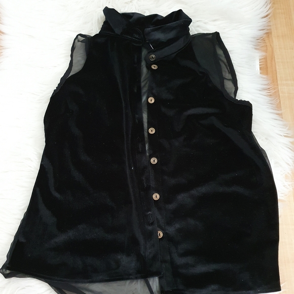 Sleeveless velvet black button up top - Picture 2 of 3
